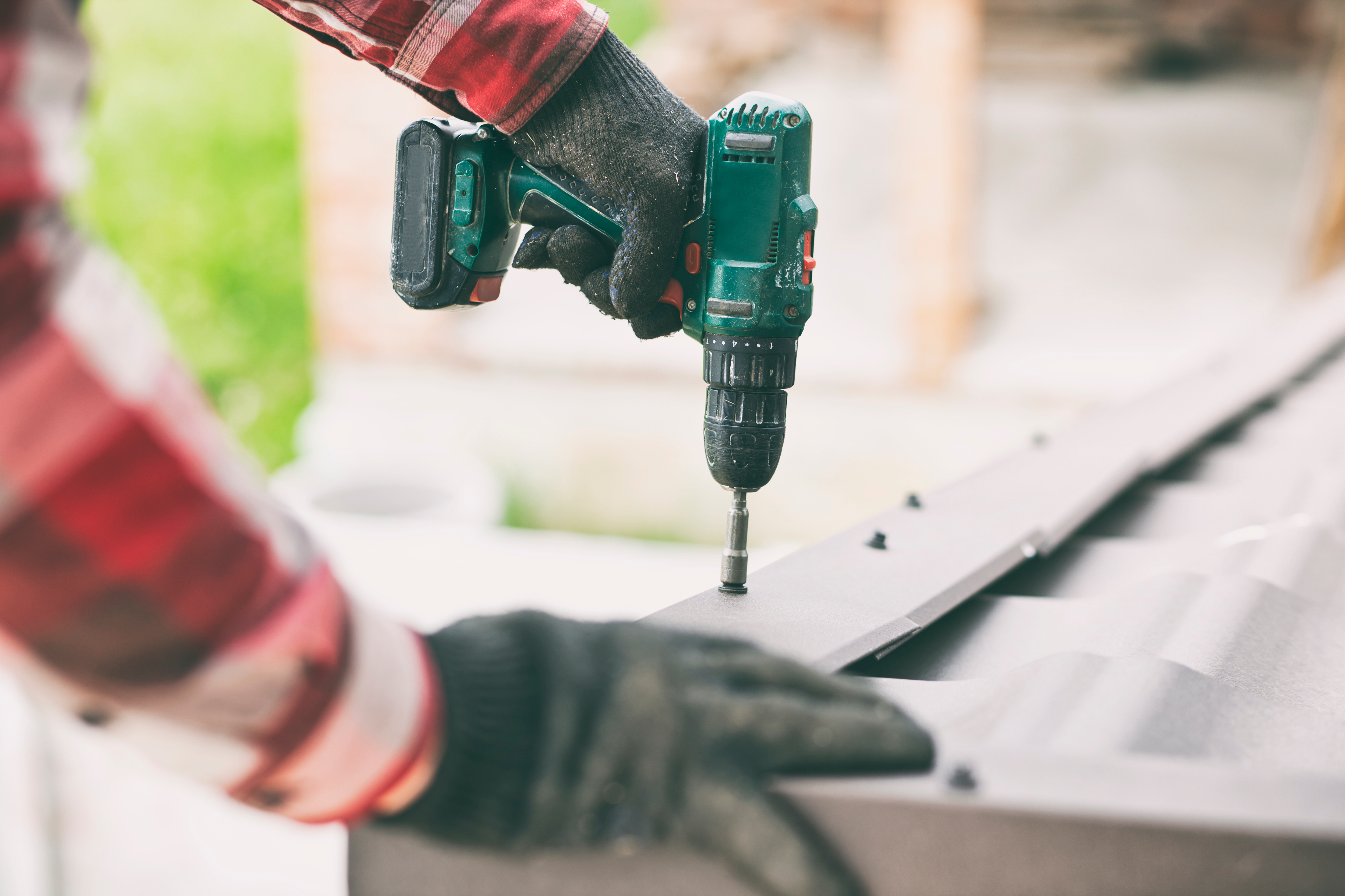 Parafuso autobrocante é indicado para coberturas externas – Foto: Shutterstock