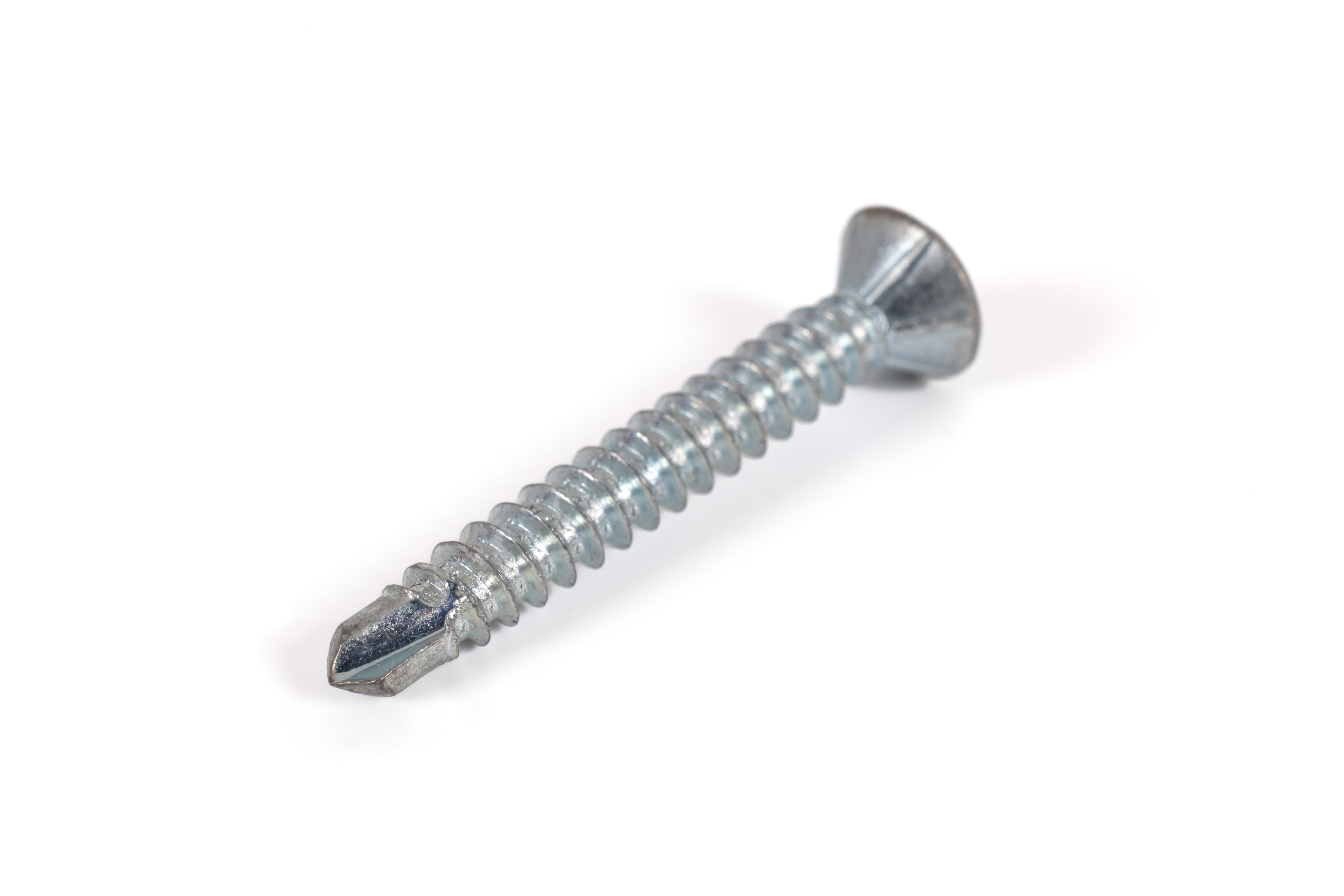 Parafuso autoatarraxante tem fixação certeira em peças leves de metal – Foto: Shutterstock