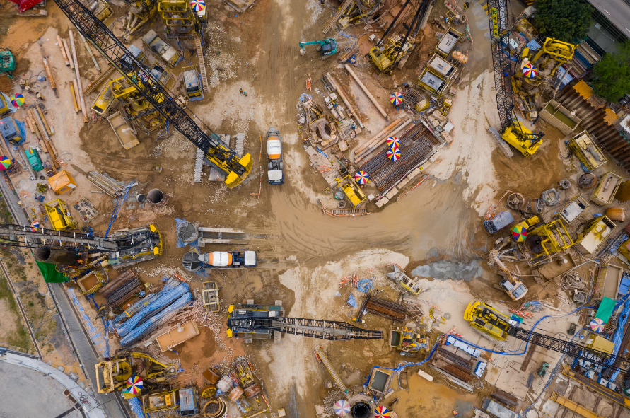 Canteiro restrito, amplo ou linear: o tipo certo depende do porte e do perfil da obra – Foto: Envato